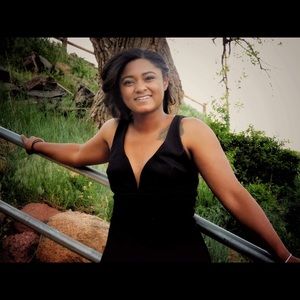 MEET YOUR POSHER 💕